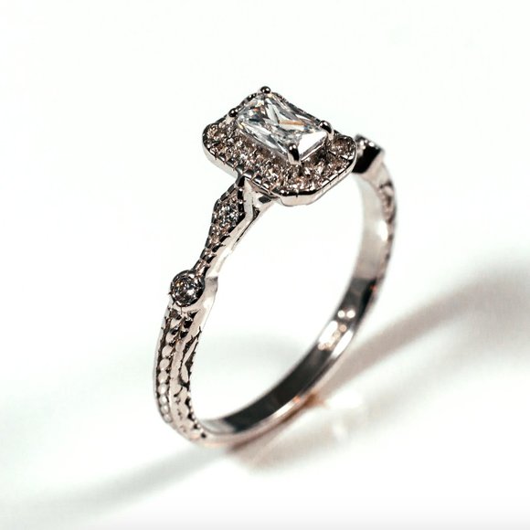 Vintage Halo Radiant Cut Sterling Silver Cubic Zirconia Ring Size 8 - Picture 3 of 3